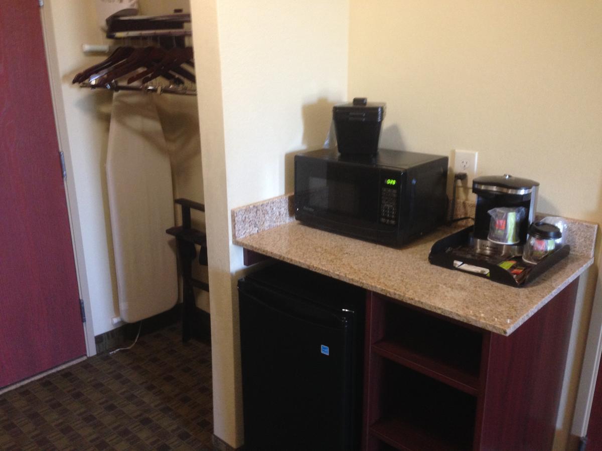 Cobblestone Inn And Suites - Anthony, Ks ภายนอก รูปภาพ